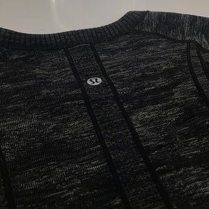 SOLD Rare Lululemon swiftly long sleeve 6